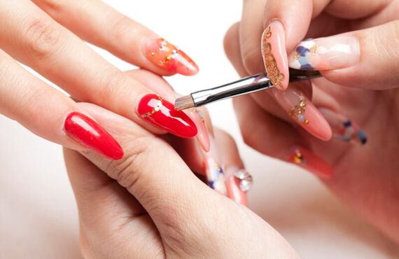 美フォルムネイルを楽しめる | 綺麗で長持ち・千葉のネイルサロンならAQC Nail